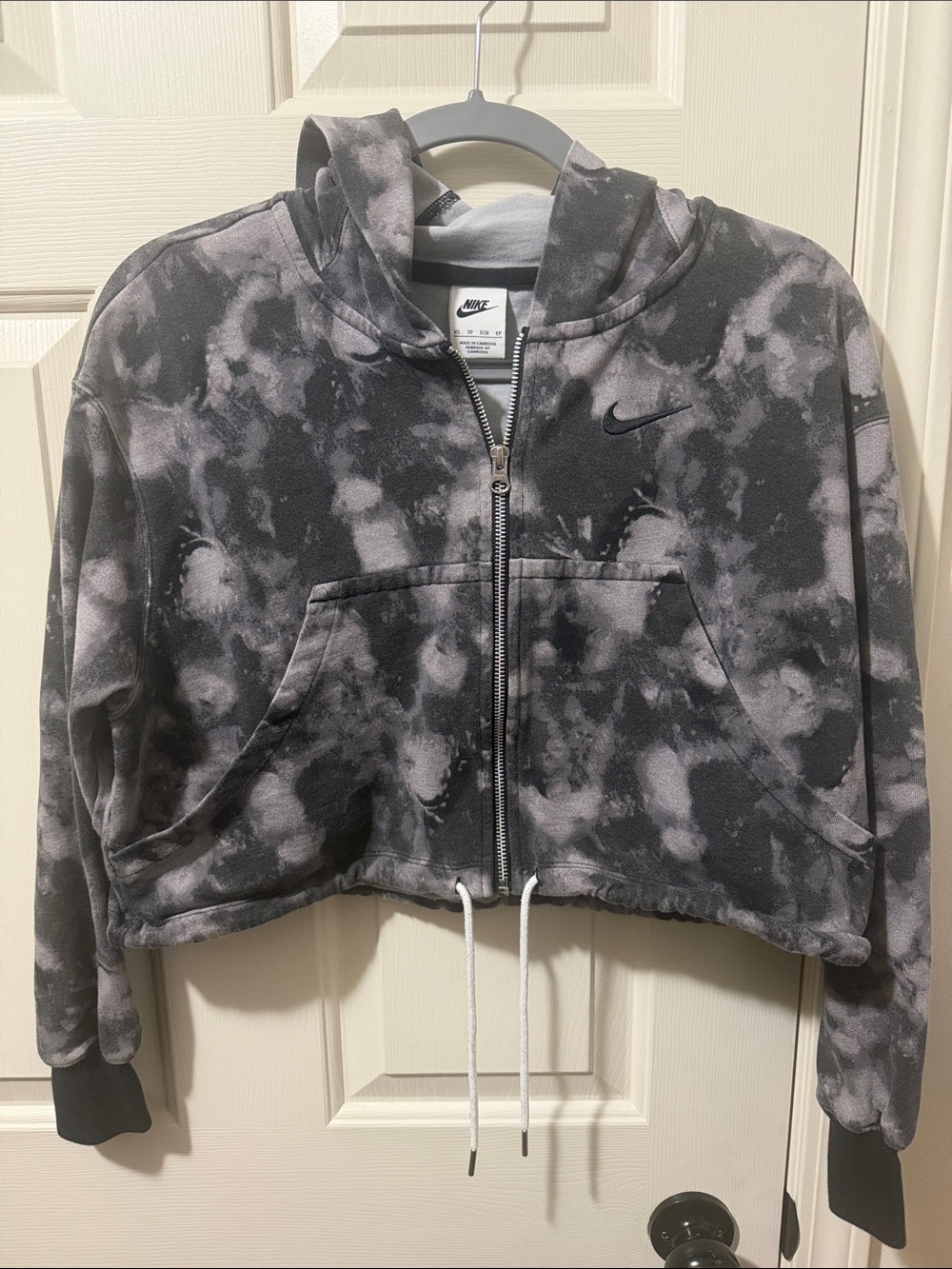Nike Women’s Black and Gray Tie-Dye Zip Hoodie